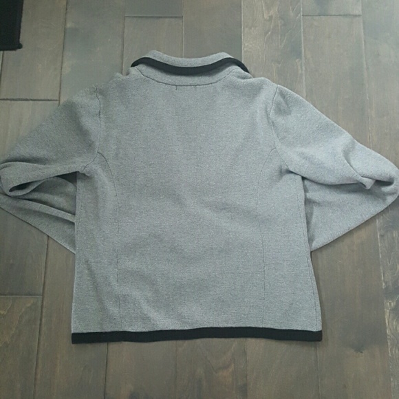 Sweater/Jacket - Picture 3 of 3